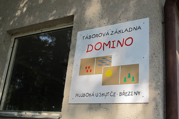 DOMINO táborová základna