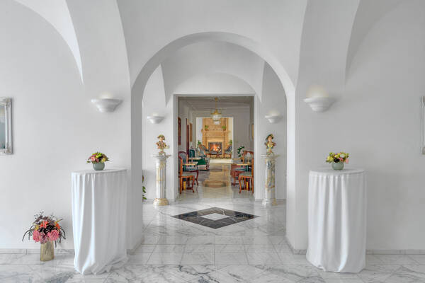 Areál zámku Úmonín