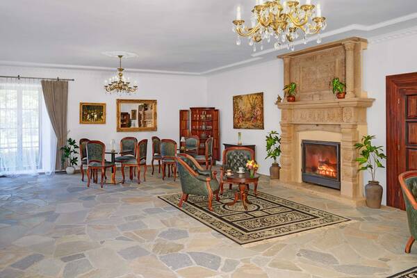 Areál zámku Úmonín