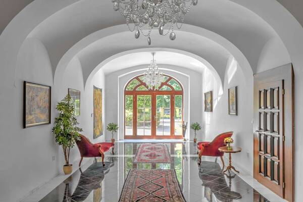 Areál zámku Úmonín