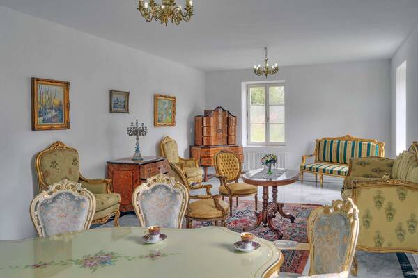 Areál zámku Úmonín