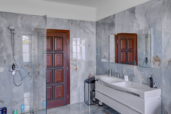 Areál zámku Úmonín