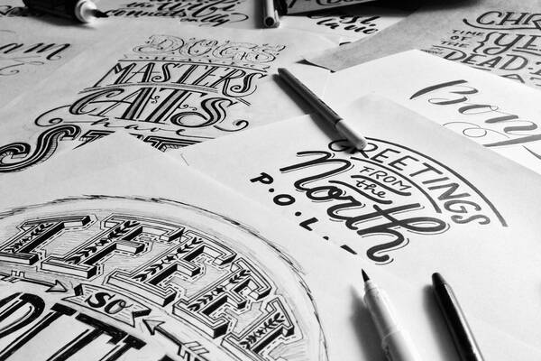 Lettering a moderní kaligrafie jako teambuilding