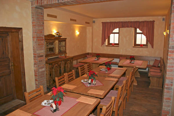 Restaurace U Kostela