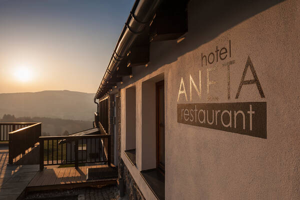 Aneta Hotel & Restaurant